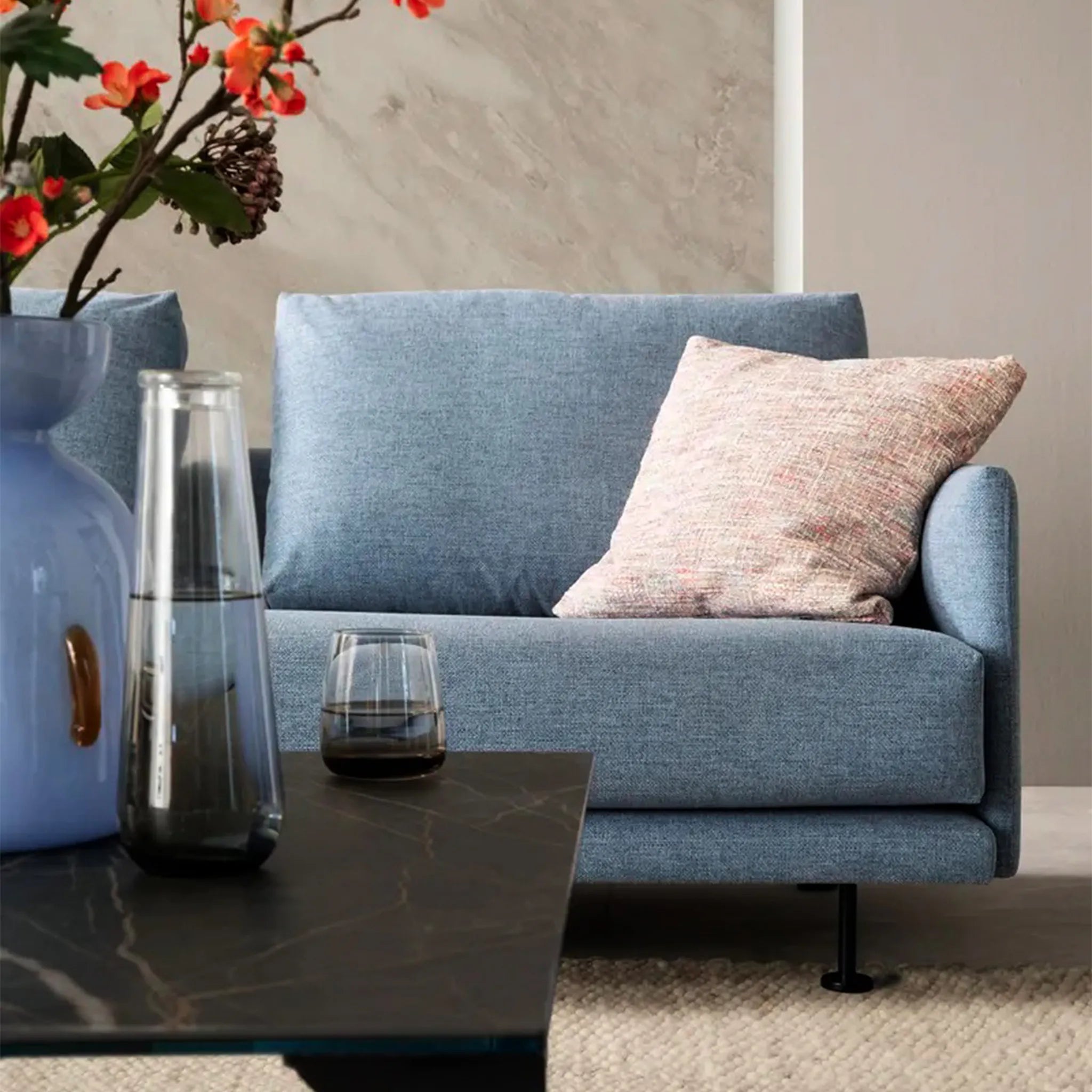 Helles blauer Jovella Eckabschluss Modulsofa von Wohnart, zeigt die komfortable Sitzfläche und elegante Eckenform.
